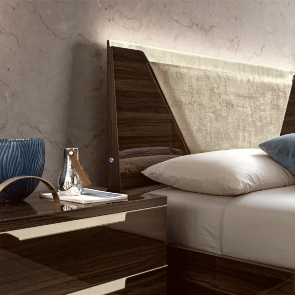High Gloss Lacquer, Mat Smart Bedroom Walnut Set