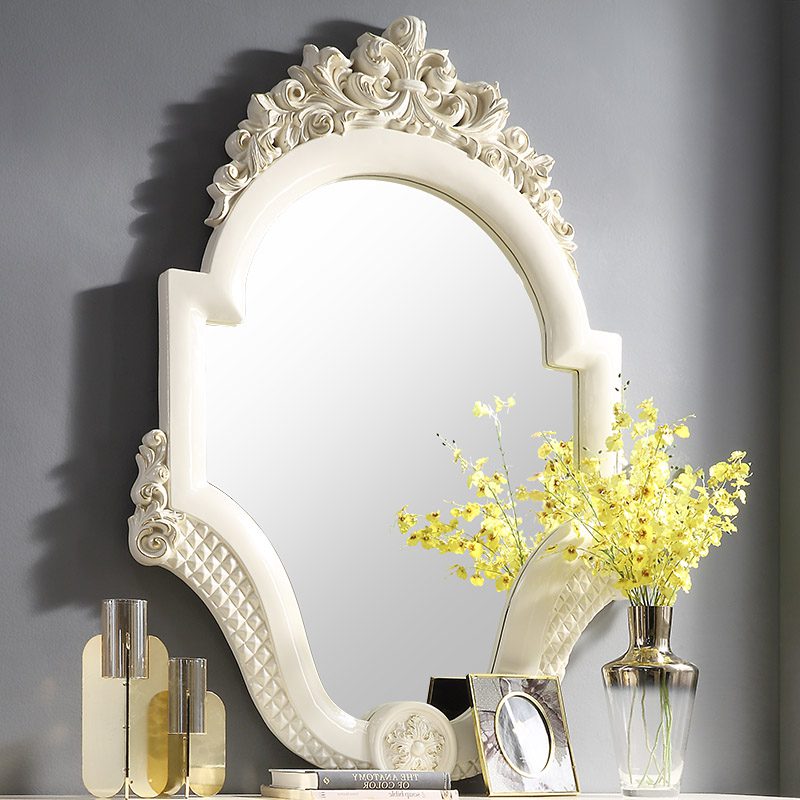 White Gloss & Gold Brush Highlights Finish Mirror Hd-8091 By Homey Design | Mobilia Cleopatra 3 White Gloss & Gold Brush Highlights Finish Mirror HD-8091 By Homey Design - Image 1