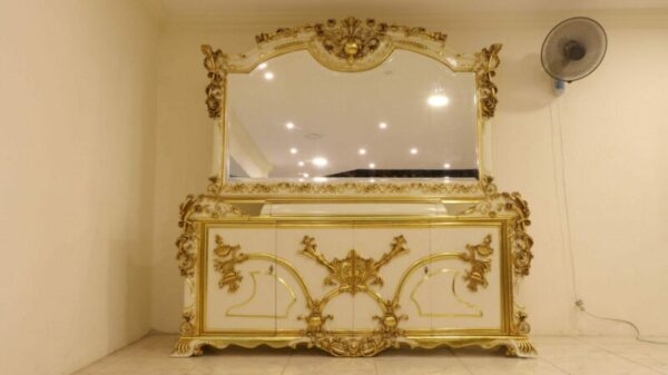 Handmade White Red Buffet - Image 8