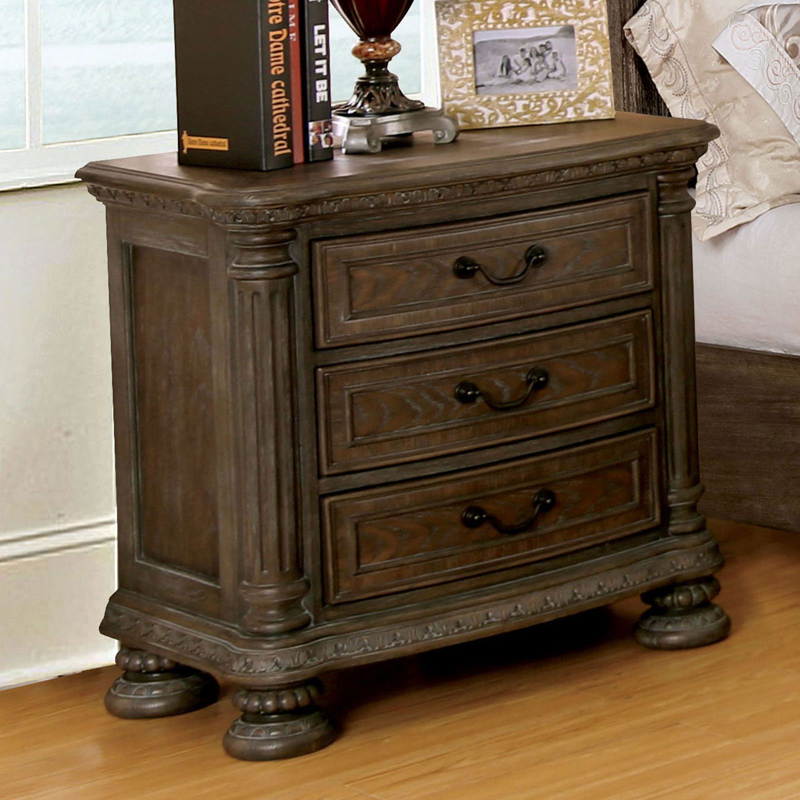 Persephone Nightstand Cm7661N By Furniture Of America | Mobilia Cleopatra 3 Persephone Nightstand CM7661N By Furniture of America - Image 1