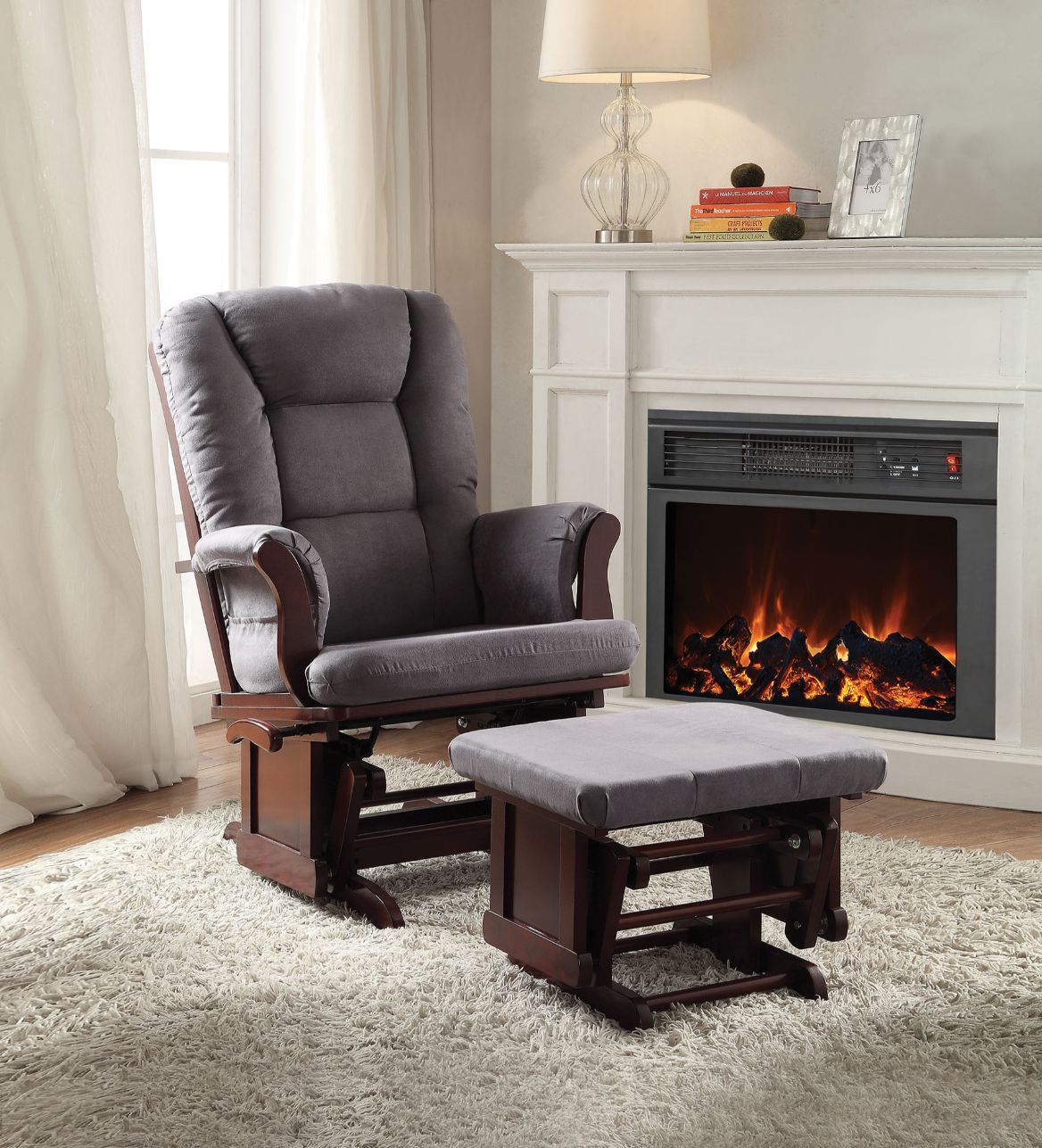 Aeron Accent Chair By Acme | Mobilia Cleopatra 3 Aeron Accent Chair by ACME - Image 1