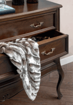 Verdi-Night_vanity-bedroom