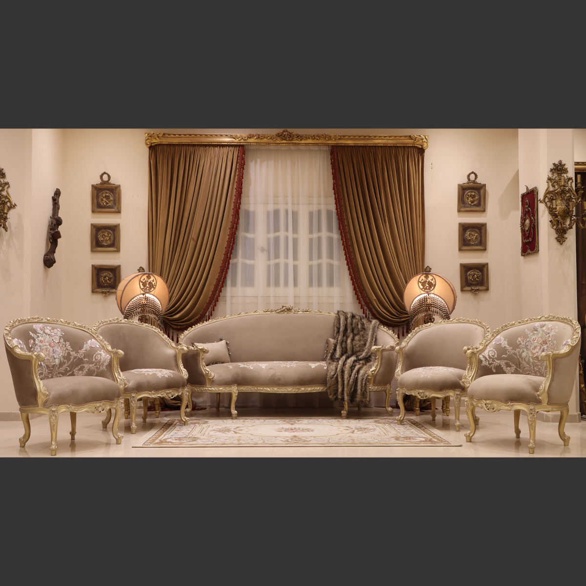 Mc-101 Natural Beige Baroque Sofa Set | Mobilia Cleopatra 3 MC-101 natural beige Baroque sofa set - Image 1
