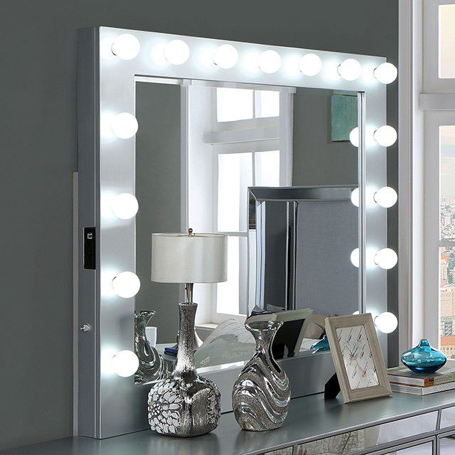 Silver Belladonna Mirror With Lights By Furniture Of America | Mobilia Cleopatra 3 Silver Belladonna Mirror With Lights By Furniture of America - Image 1