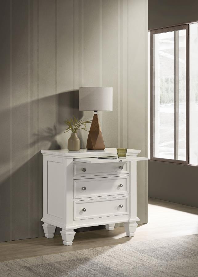 Sandy Beach 3-Drawer Nightstand Cream White 201302 By Coaster Furniture | Mobilia Cleopatra 3 Sandy Beach 3-drawer Nightstand Cream White 201302 By Coaster Furniture - Image 1