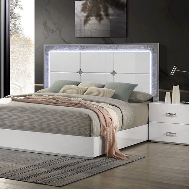Stoholm White Bed Fm72000Wh By Furniture Of America | Mobilia Cleopatra 3 Stoholm White Bed FM72000WH By Furniture Of America - Image 1