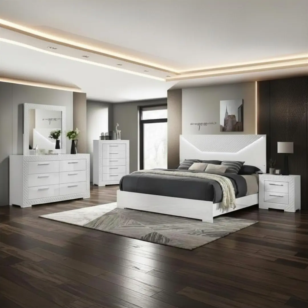 B777-M White Frame Bedroom Mirror By Mcferran | Mobilia Cleopatra 3 B777-M White Frame Bedroom Mirror By McFerran - Image 1