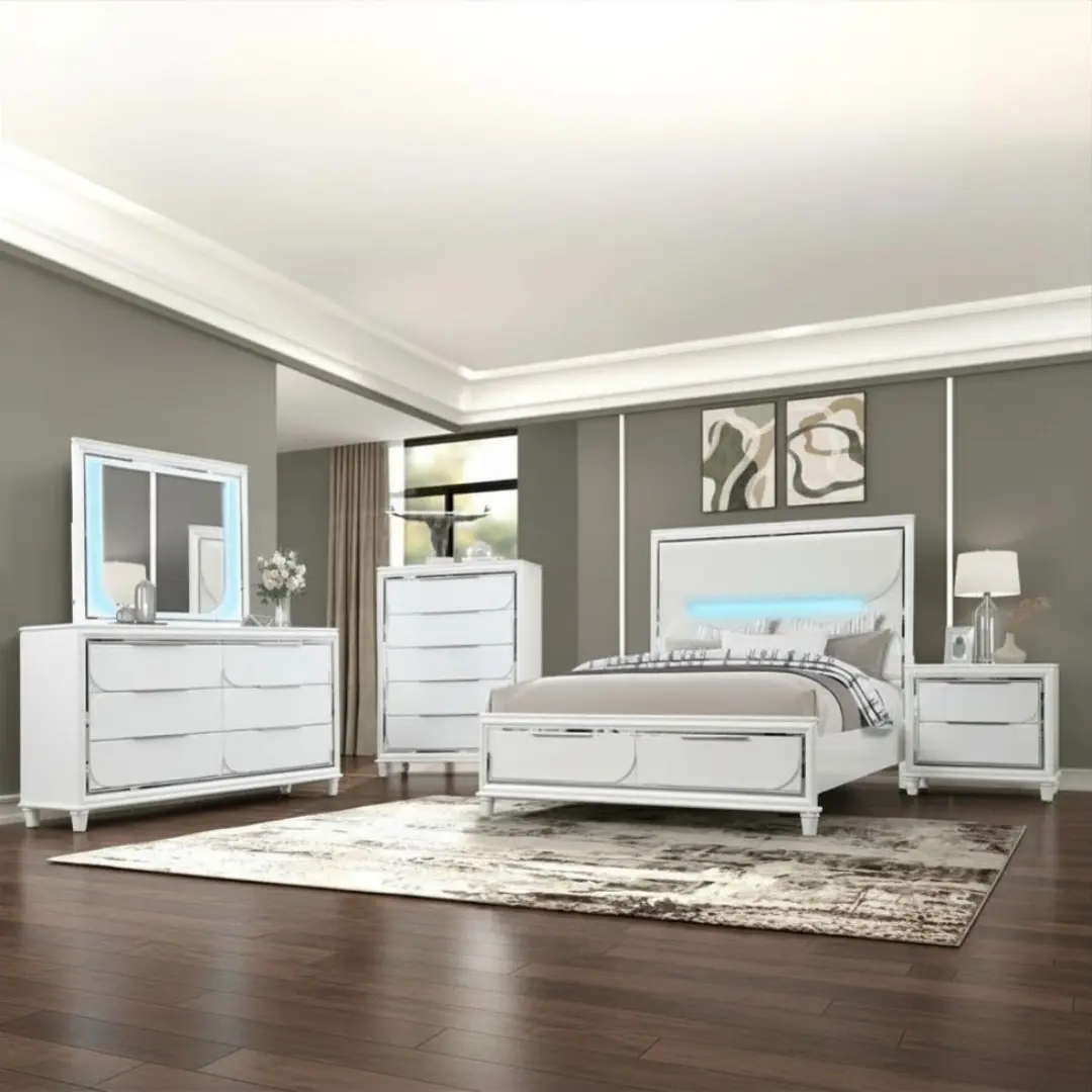 B8088-K Wooden White King Size Set 4Pc By Mcferran | Mobilia Cleopatra 3 B8088-K Wooden White King Size Set 4PC By McFerran - Image 1