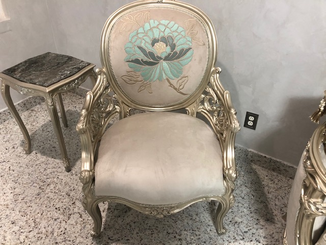 Handmade Silver Champagne Chair | Mobilia Cleopatra 3 Handmade Silver Champagne Chair - Image 1