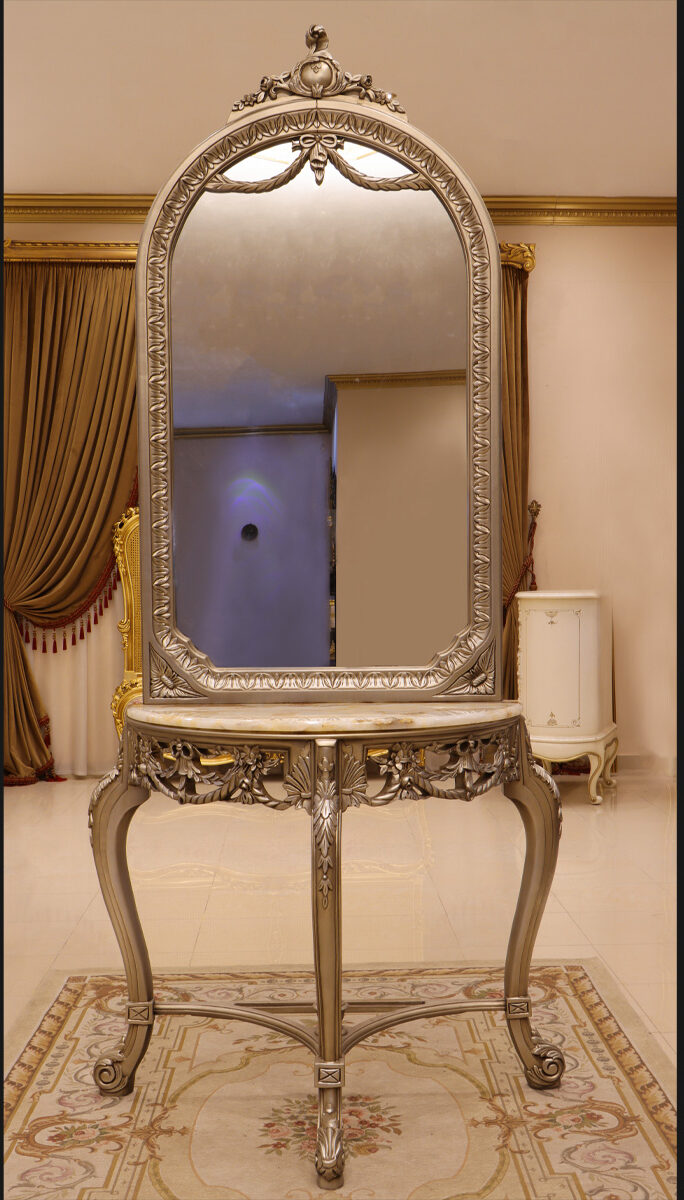 What Are the Main Characteristics of French Provincial Furniture?