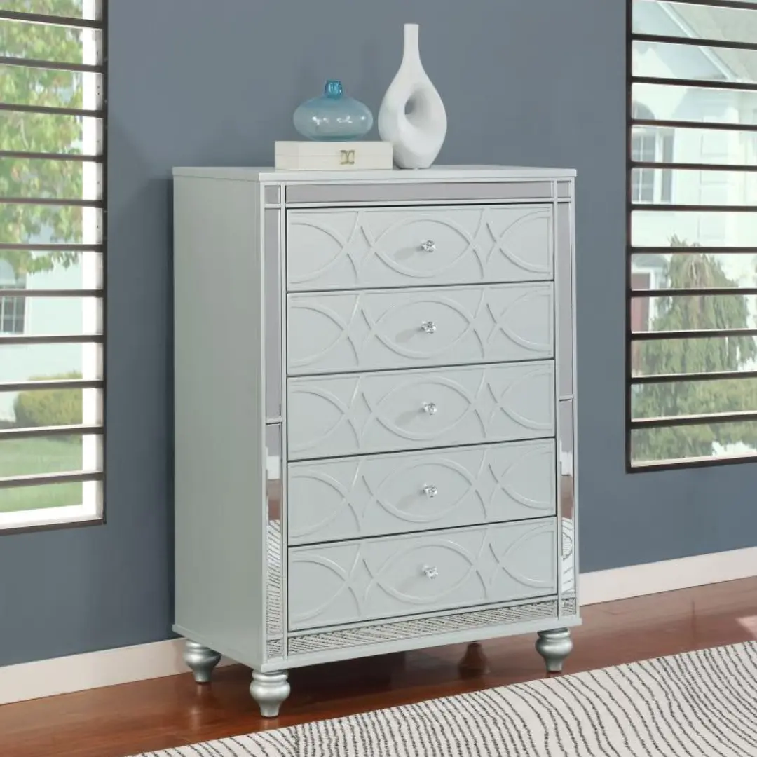 Gunnison 5 Drawer Silver Metallic Chest By Coaster Furniture | Mobilia Cleopatra 3 Silver Metallic Chest